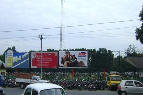 Unipoles Advertising Cost Ma Road